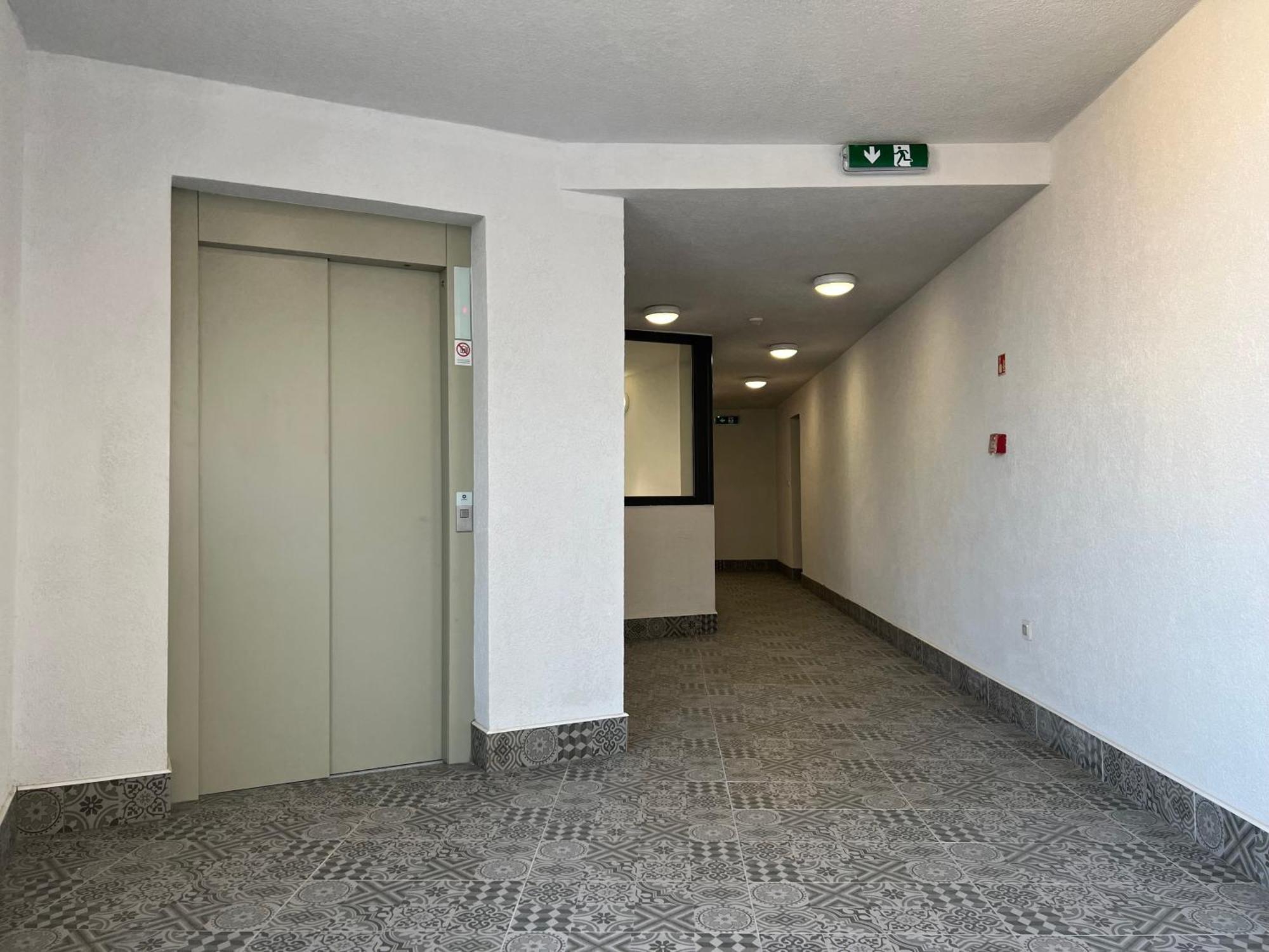 Palace Quarter 2 Peaceful Modern Central Top Floor Apartment Budapest Exterior photo